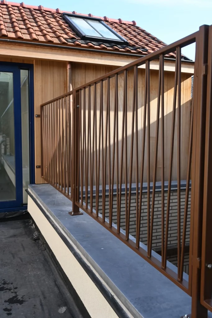 Terrasafsluiting in gelakt staal