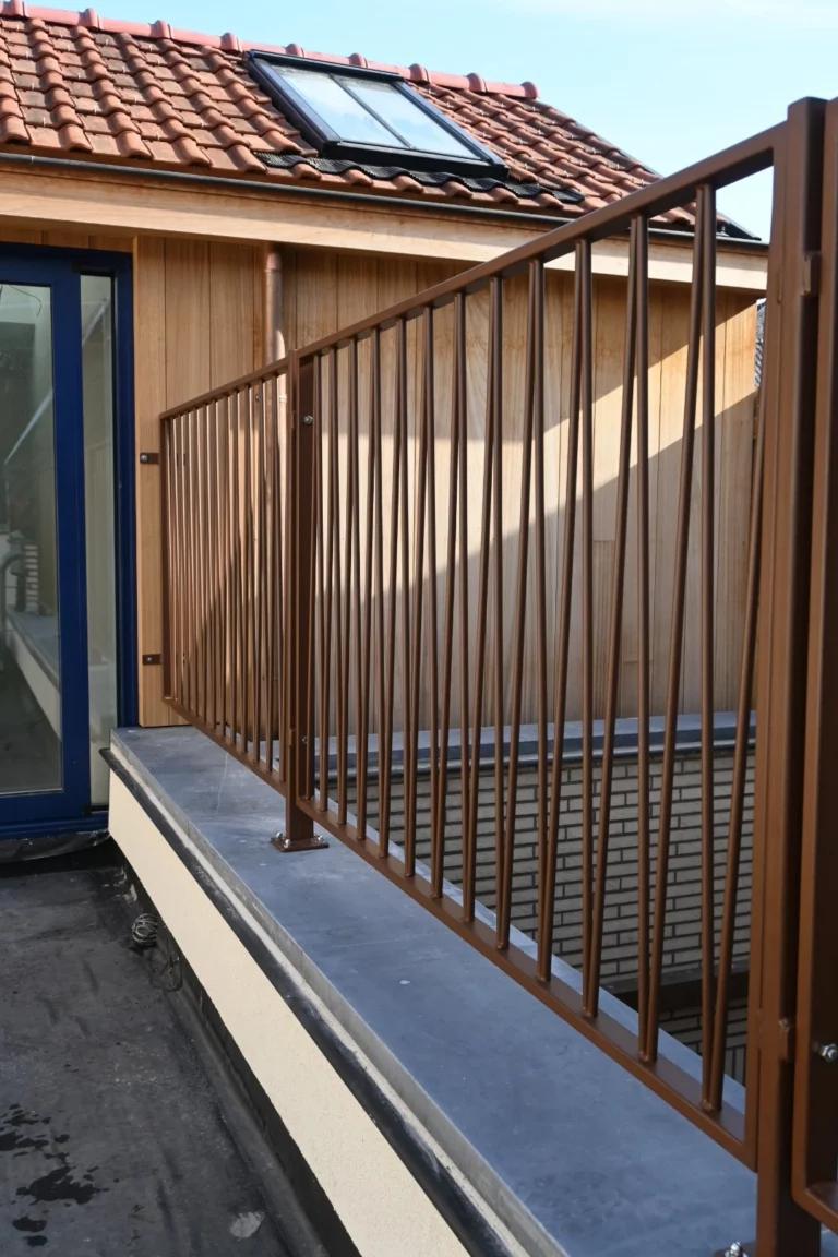 Terrasafsluiting in gelakt staal
